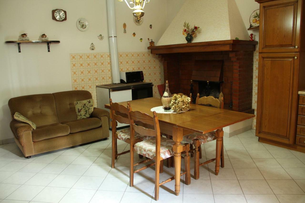 La Casa Dei Nonni Villa Chianni Exterior photo